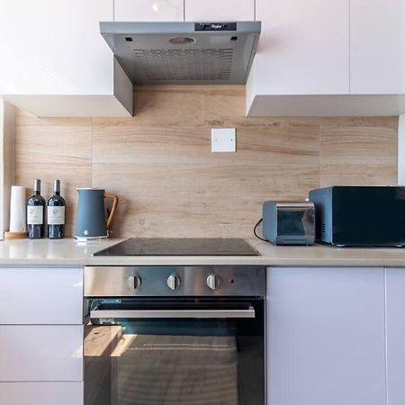 Cosy 1-Bedroom Unit In Seapoint Cape Town Exterior photo