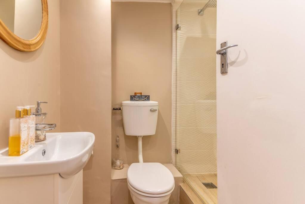 Cosy 1-Bedroom Unit In Seapoint Cape Town Exterior photo